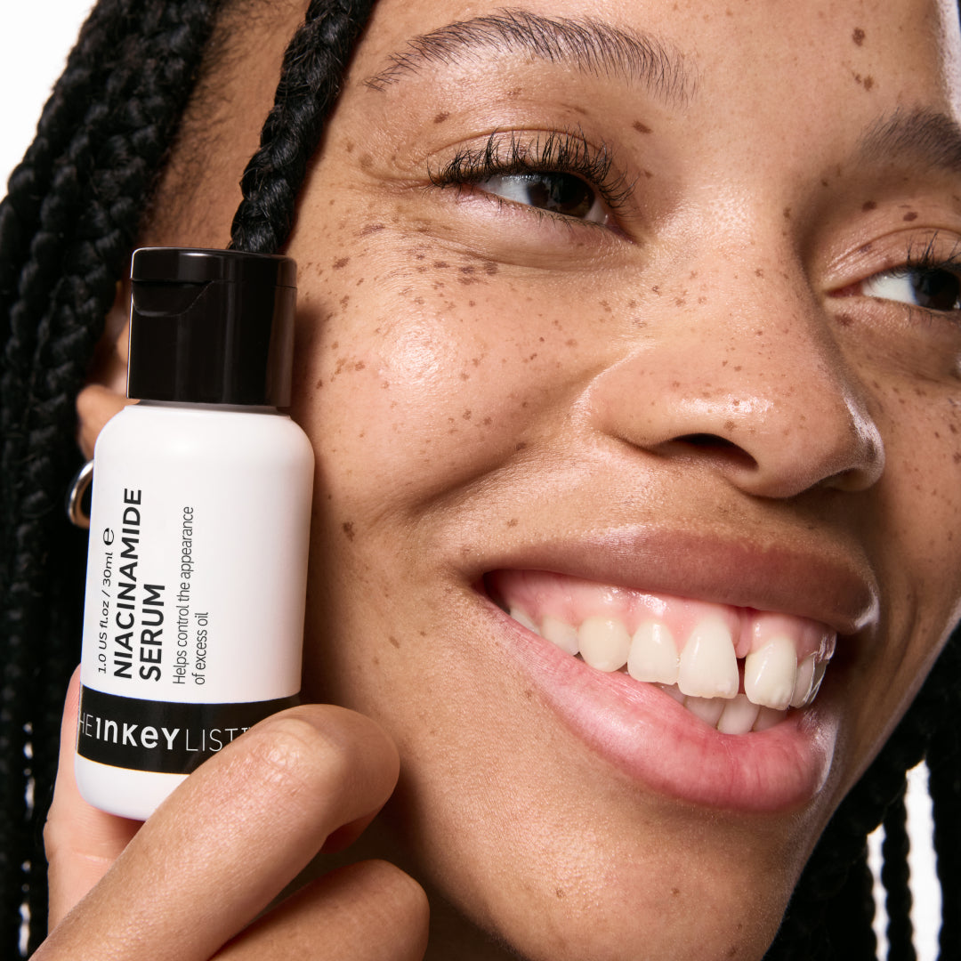 10-niacinamide-serum-duo-u7 Model01_d6be0920-41bd-4df2-8281-5a1face2e177.jpg