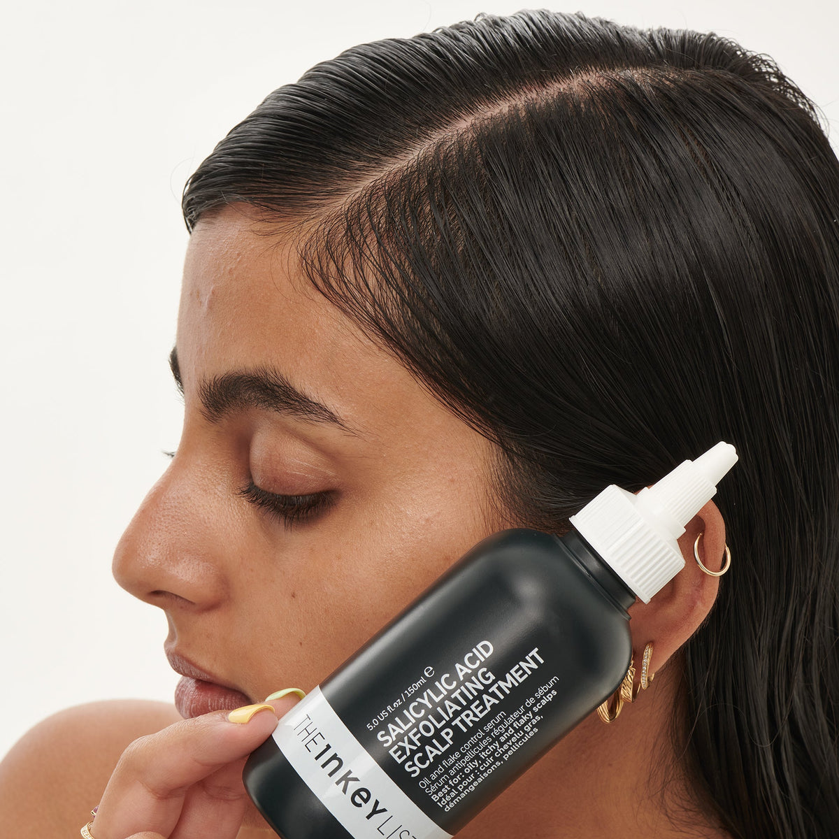 clean-and-healthy-scalp-duo-g1 SallyHAIR_ModelLifestyle_2e55b949-fa6c-43b1-8dc6-497be78c74bb.jpg