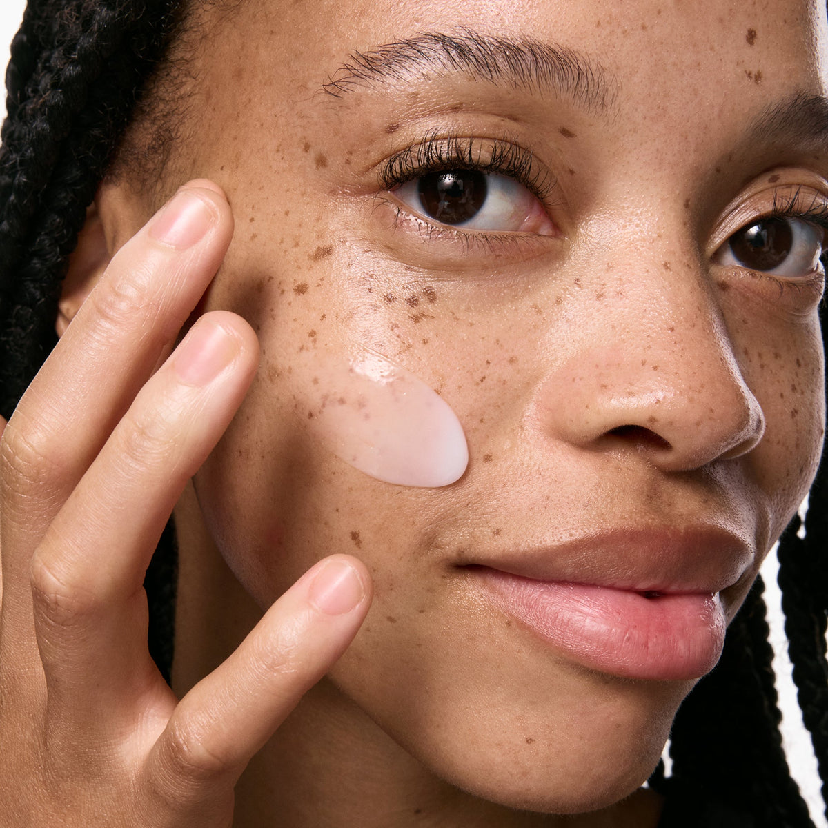 vitamin-b-c-and-e-moisturizer-c7 VitBC_E_ModelGoopMacro_2000x2000_bc64d363-139d-4699-88a9-2e0b1942763a.jpg